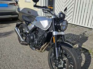 / 3000KM / ERSTBESITZ / TOP ZUSTAND