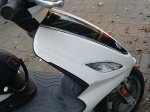 ZEER FIJNE FLY RIJD SUPER GOED BOUWJAAR 2016 KM 11000 — SCOOTERS | PIAGGIO — MARKTPLAATS