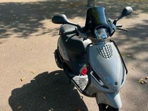 PIAGGIO ZIP 2019 - GELE KENTEKEN - TOP 70 — SCOOTERS | PIAGGIO — MARKTPLAATS