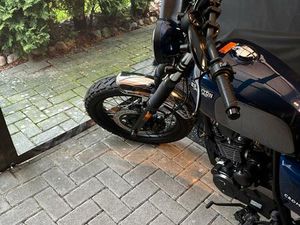 MOPED BRIXTON 125 CROMWELL