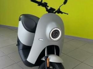 NEUE UNU SCOOTER (BLAU, GRÜN ODER WEIß) - 3 KW