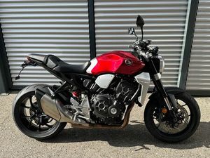HONDA CB1000R / SERVICE NEU / QUICKSHIFTER + ZUBEHÖR !