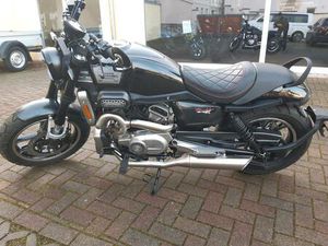 HYOSUNG GV125 X TOP, SEHR WENIG KM, NEUWERTIG
