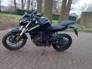 VOGE R125 ABS BLACK/BLACK NAKED