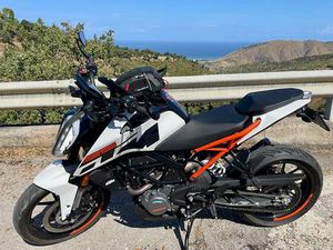 KTM DUKE 125 CANTON SAINT-GALL -