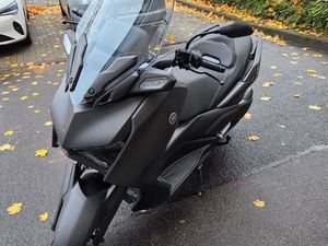 YAMAHA X-MAX 300 *NEUWERTIG, TÜV BIS 2027*