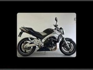 SUZUKI GSR 600