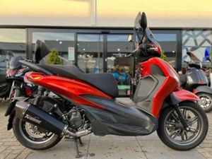 PIAGGIO BEVERLY 400 CC ACCESSOIRES EINDJAAR DEAL — MOTOREN | PIAGGIO — MARKTPLAATS