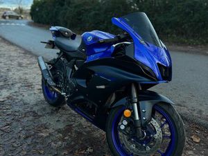 YAMAHA R7 A2