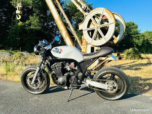 1200 BANDIT CAFÉ RACER