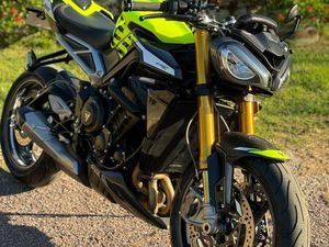 TRIUMPH STREET TRIPLE 765 RS MOTO2 ÉDITION