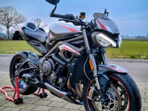 TRIUMPH STREET TRIPLE RS 765 2020-MODEL 25.000KM — MOTOREN | TRIUMPH — MARKTPLAATS