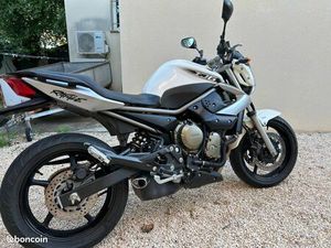 YAMAHA 600 XJ6N EXCELLENT ÉTAT