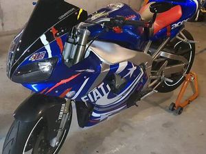 MOTO YAMAHA R1 2002
