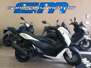 YAMAHA - NMAX