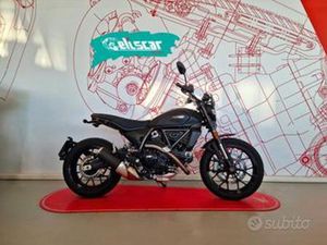 DUCATI SCRAMBLER 800 ICON DARK