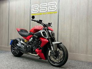 DUCATI DIAVEL V4 1158 DUCATI QUICK SHIFT EURO 5 1158 CC