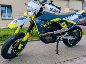 HUSQVARNA 701 SUPERMOTARD