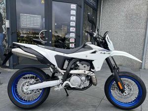 ② SUZUKI DR-Z 400 SUPERMOTARD