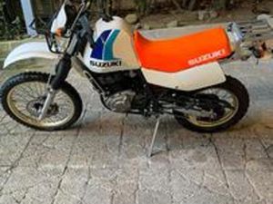SUZUKI DR 600