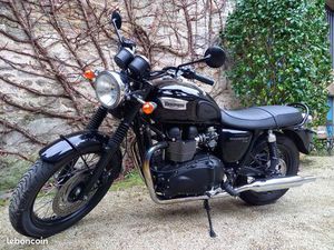 TRIUMPH BONNEVILLE T100 BLACK