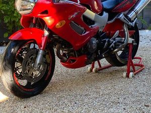 VEND OU ÉCHANGE HONDA 1000 VTR