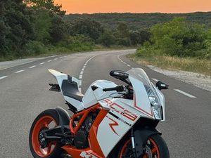 KTM RC8 R