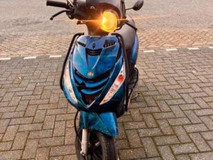 PIAGGIO ZIP 4T 2023 - 8000KM — SCOOTERS | PIAGGIO — MARKTPLAATS