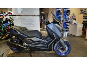YAMAHA X-MAX 300 SKLADEM + 3 ROKY ZÁRUKA
