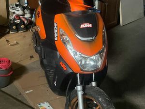 VEND SCOOTER KISBEE 2T PRIX 1400