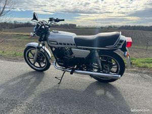 YAMAHA 250 RD , STRICTEMENT D ' ORIGINE , MOTEUR SUPPLÉMENTAIRE