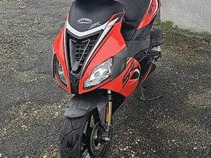 APRILIA SR 50 ( 2016 JAHRGANG ) AB MFK ( 11.000KM ) CANTON LUCERNE -