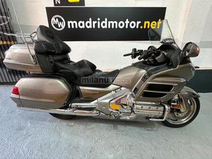 HONDA - GL 1800 GOLDWING