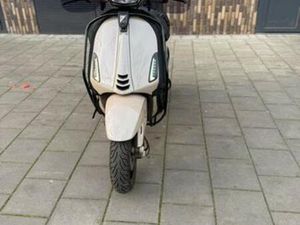 VESPA SPRINT 2021 FULL OPTION CUSTOM AQUA — SCOOTERS | VESPA — MARKTPLAATS