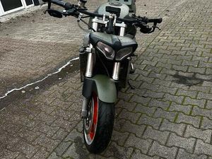 KAWASAKI ZXR750 L STREETFIGHTER
