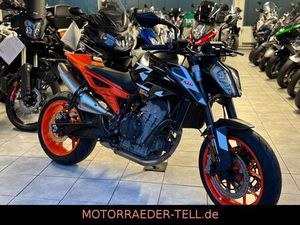 KTM 890 DUKE / TECH PACK / BJ.23 / ERST 8TKM