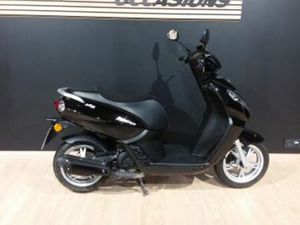 PEUGEOT KISBEE 50 4T 2023 50 CM3 | SCOOTER | 12 806 KM | NOIR | 22100 QUEVERT