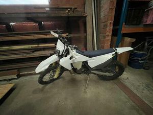 ② HUSQVARNA TE250I