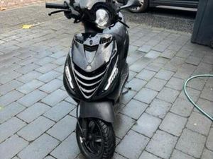 PIAGGIO ZIP 4T 80CC MET WOK — SCOOTERS | PIAGGIO — MARKTPLAATS
