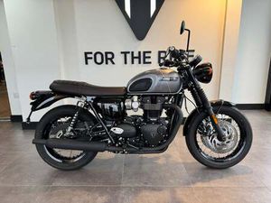 NEW TRIUMPH BONNEVILLE T120 BLACK FOR SALE IN ROMFORD