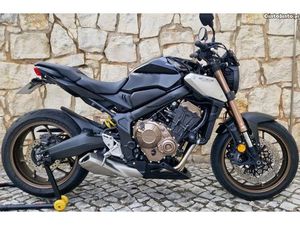 SUZUKI INTRUDER VS800 BOBBER