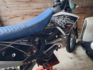 MOTO 250 HUSQVARNA 2 TEMPS