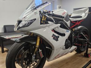 TRIUMPH DAYTONA 675R