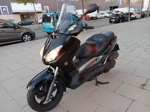 YAMAHA - XMAX