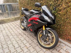 YAMAHA YZF-R6 RJ 15 | LEOVINCE | GEPFLEGT