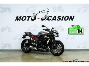 TRIUMPH - STREET TRIPLE