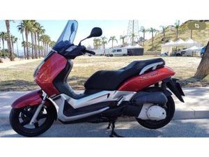 YAMAHA - XMAX 250