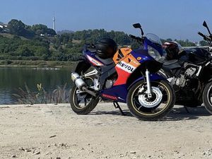 HONDA 125 CBR REPSOL CERNADELO E LOUSADA (SÃO MIGUEL E SANTA MARGARIDA)