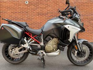 DUCATI MULTISTRADA V4 1158 S ADVENTURE PETROL MANUAL EURO 5 (170 PS) 1158 CC