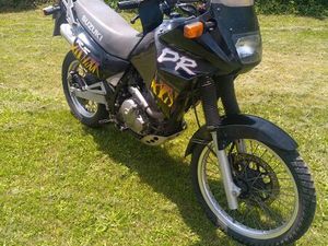 SUZUKI DR 650 RSE
